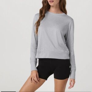 Vuori Women's Light Heather Grey Long Sleeve Top